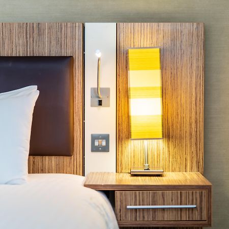 Holiday Inn Stevenage By Ihg Exterior foto
