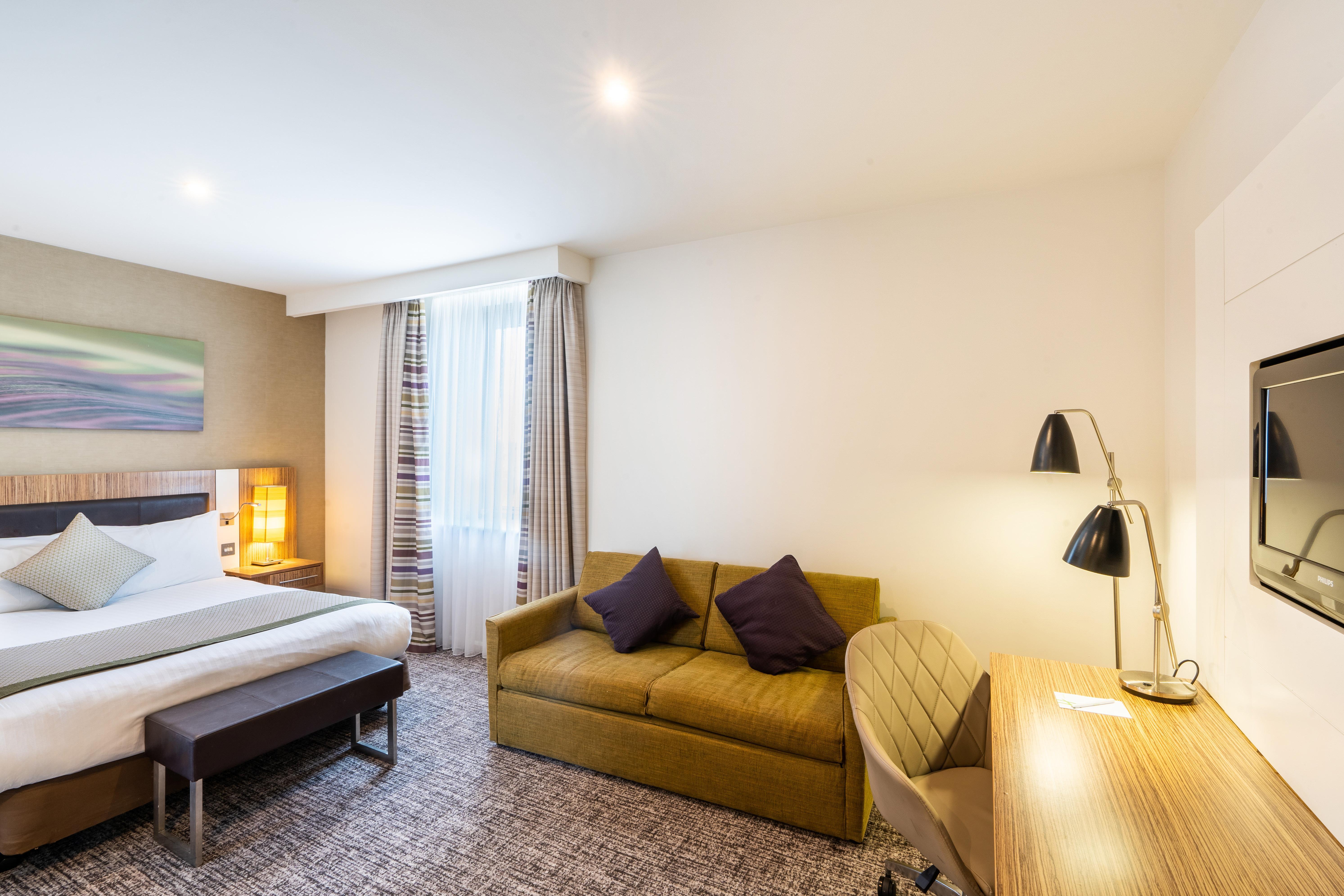 Holiday Inn Stevenage By Ihg Exterior foto