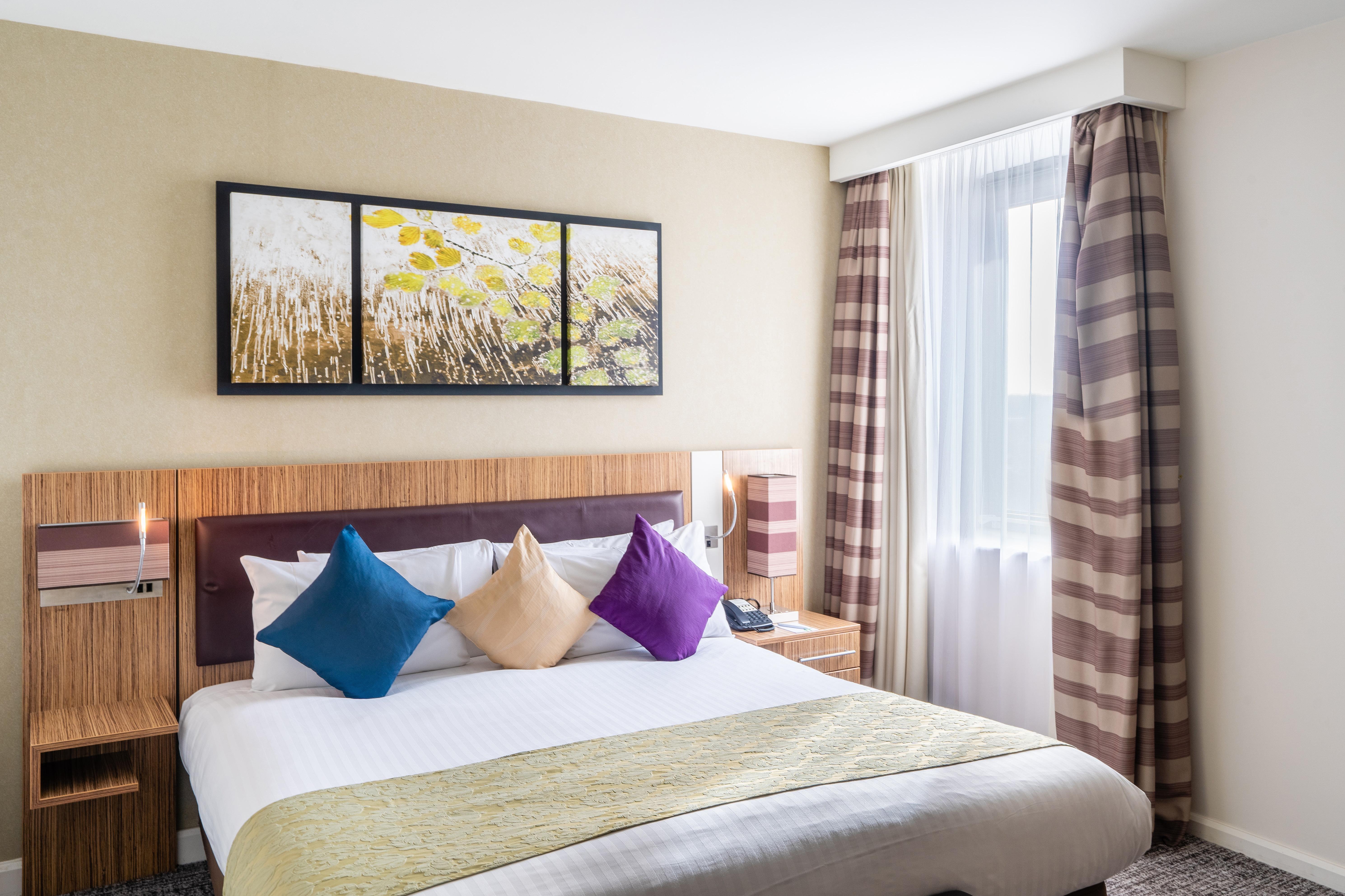 Holiday Inn Stevenage By Ihg Exterior foto