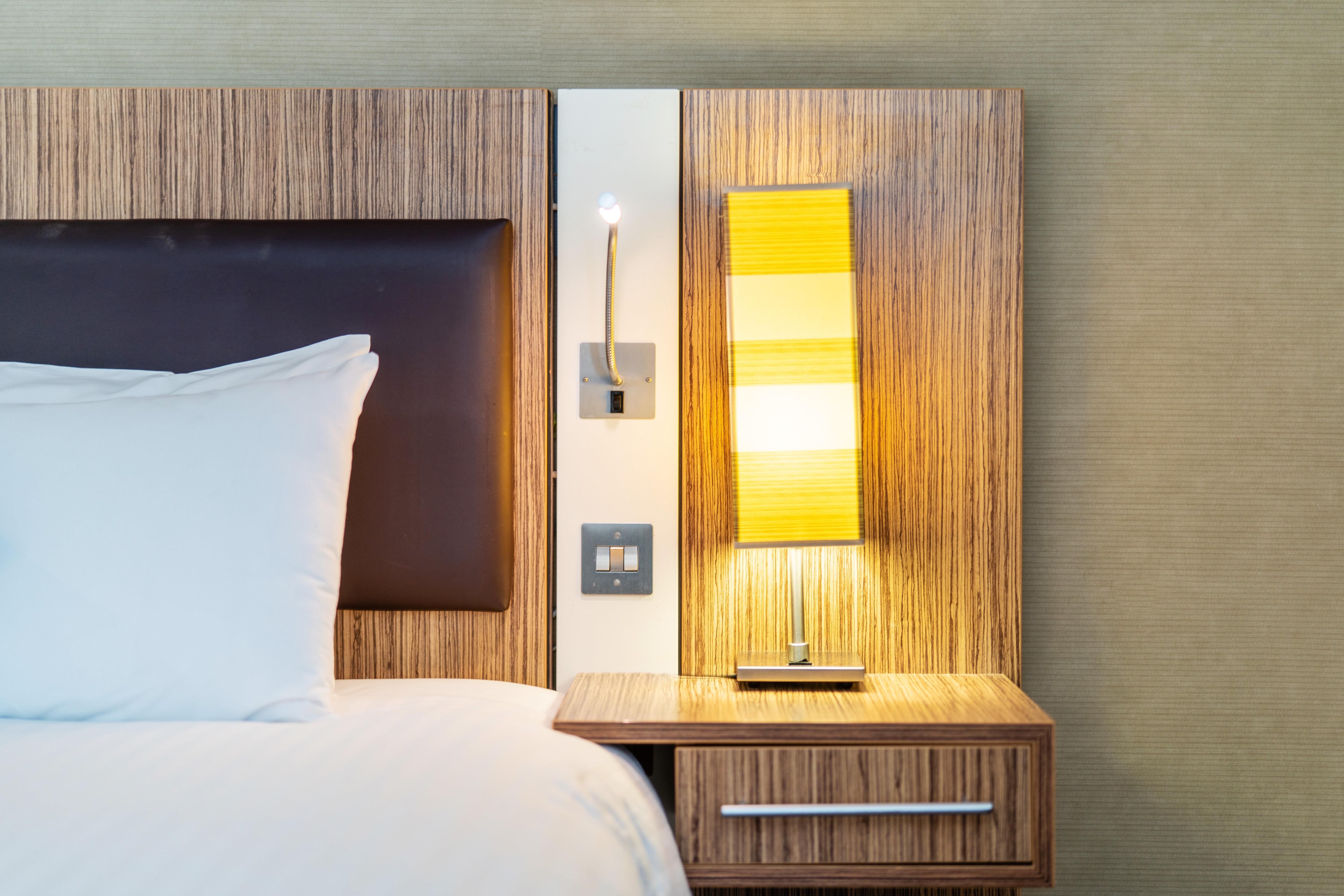 Holiday Inn Stevenage By Ihg Exterior foto
