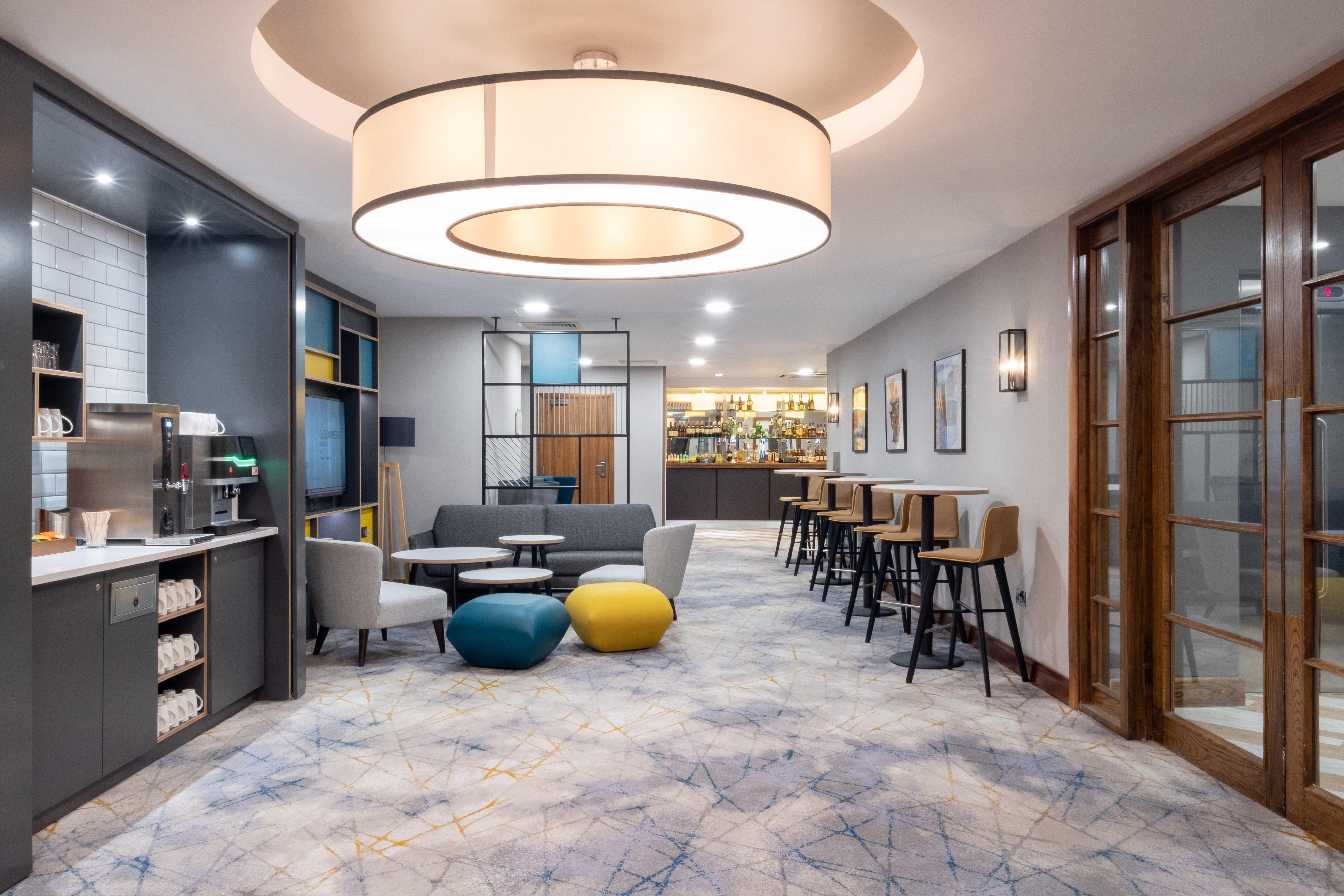Holiday Inn Stevenage By Ihg Exterior foto