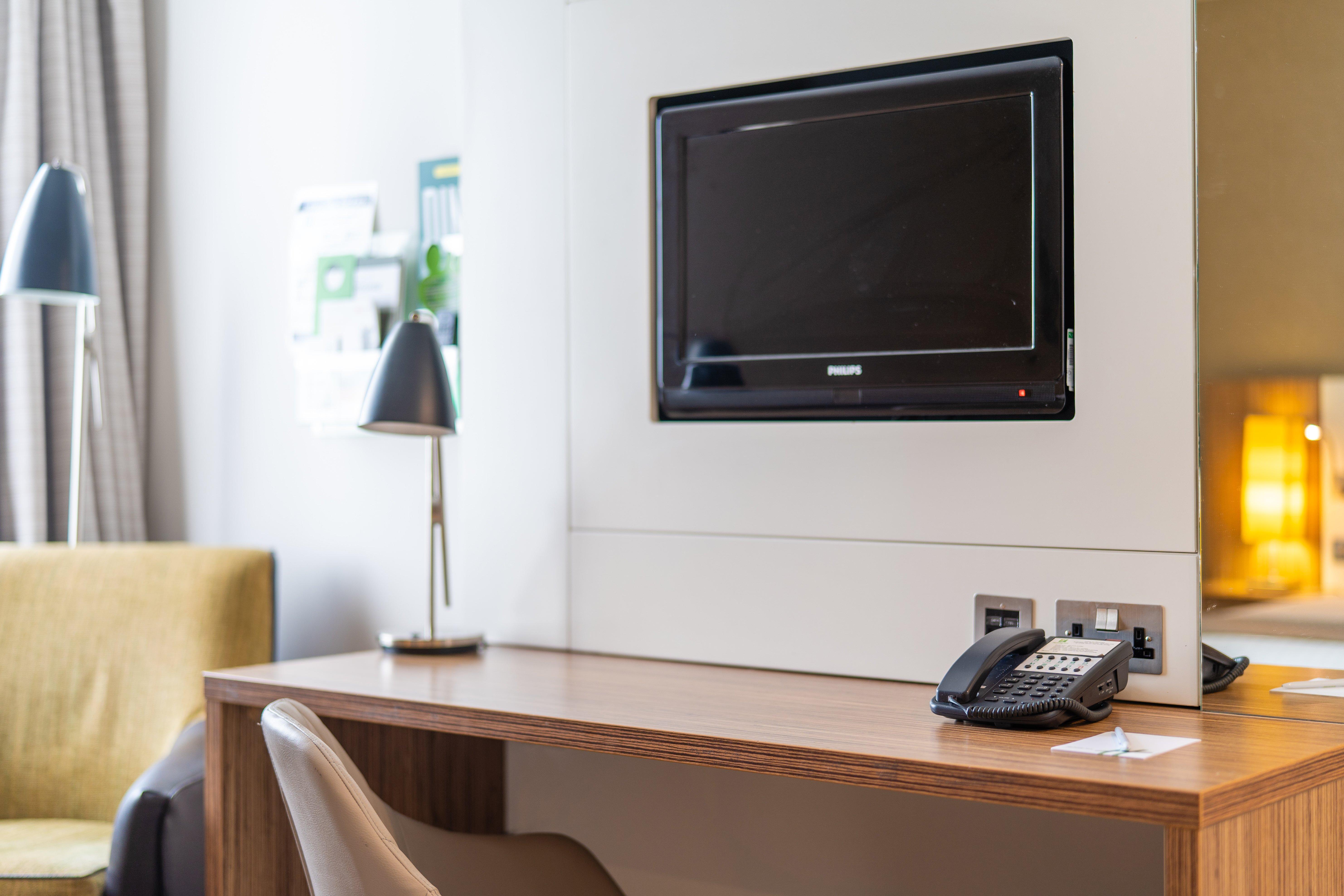 Holiday Inn Stevenage By Ihg Exterior foto