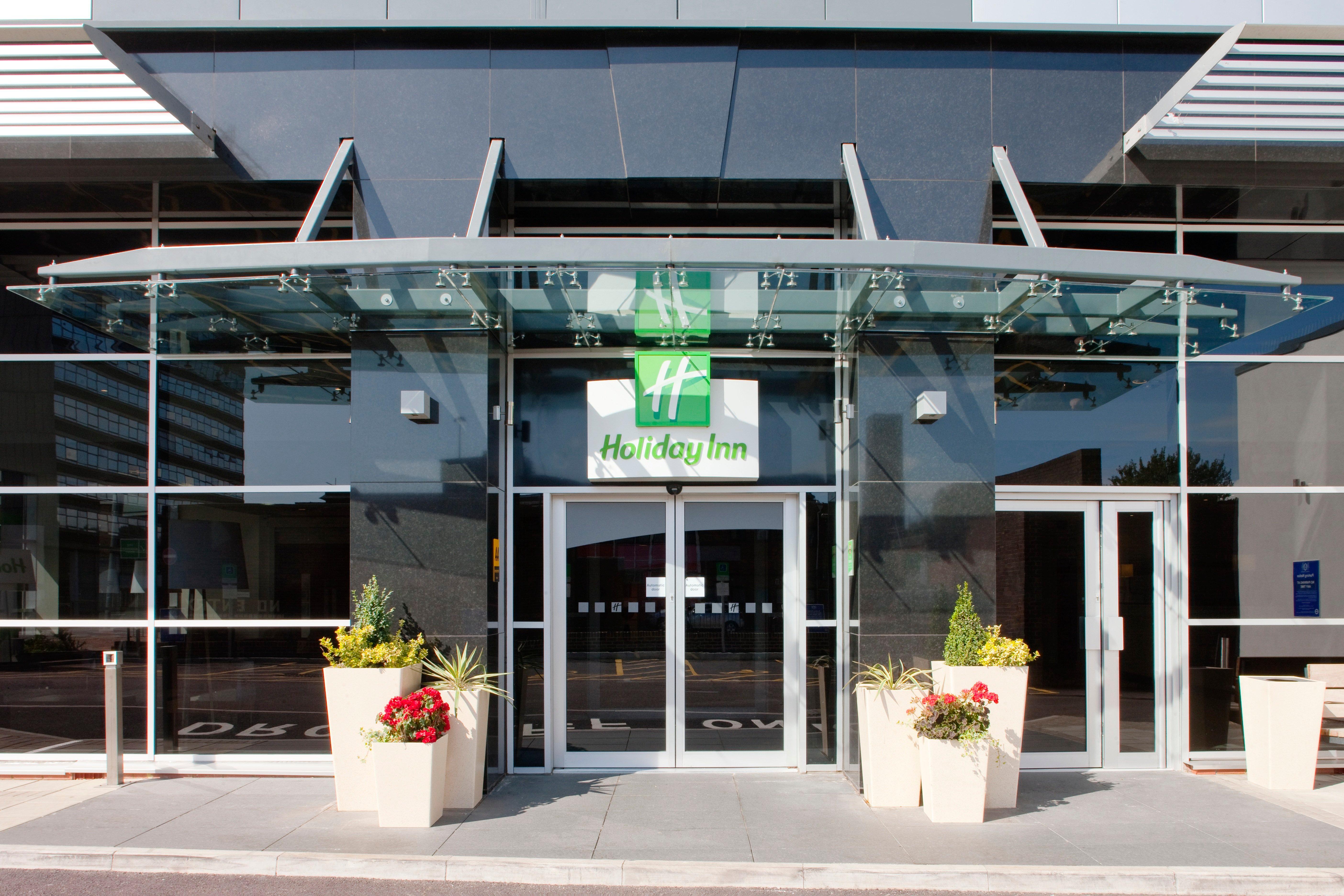 Holiday Inn Stevenage By Ihg Exterior foto