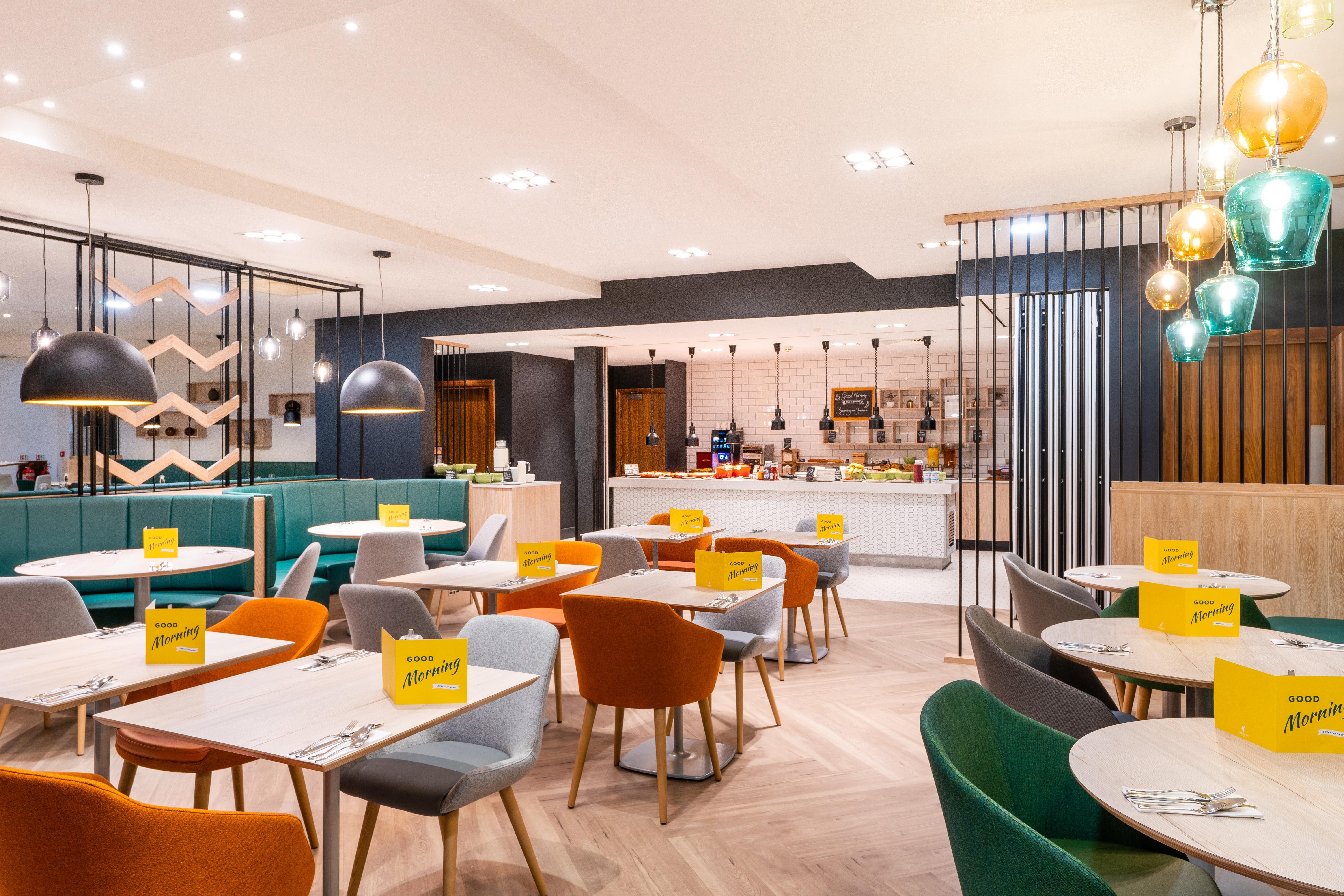 Holiday Inn Stevenage By Ihg Exterior foto
