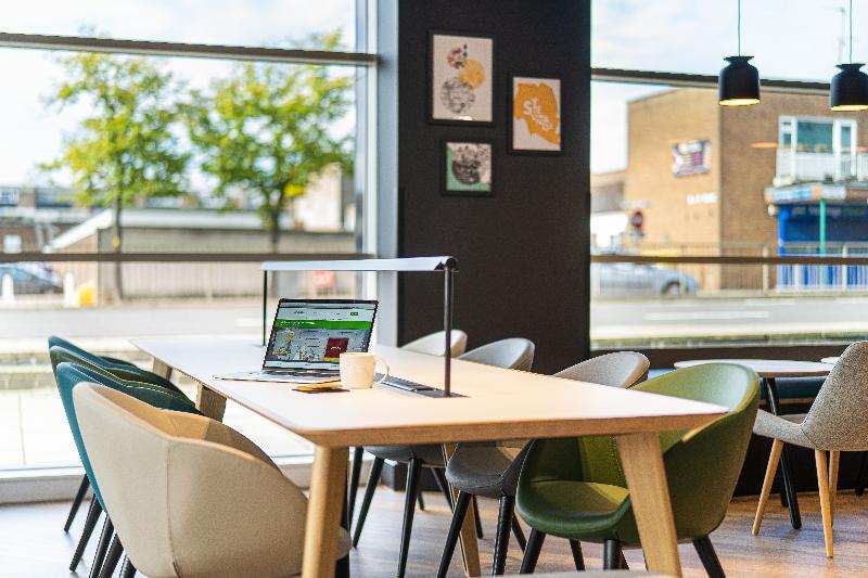 Holiday Inn Stevenage By Ihg Exterior foto